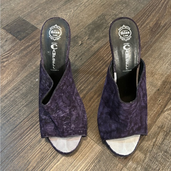 Dark blue heels - Picture 3 of 5